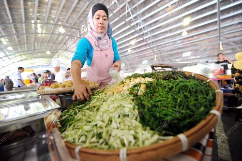 PK14_08062016_BAZAAR