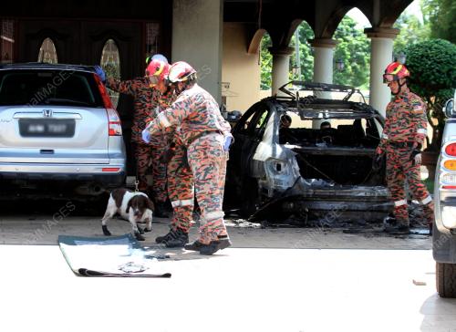 KERETA DIBAKAR