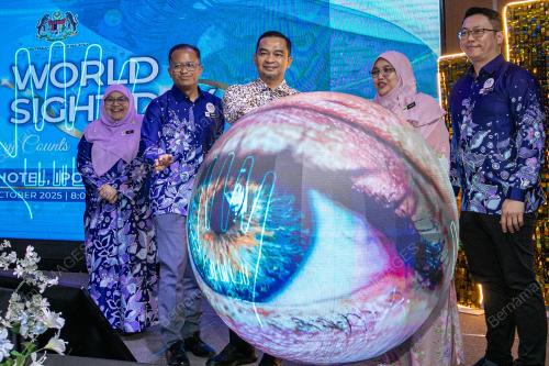 DATUK DR. MOHD AZMAN YACOB