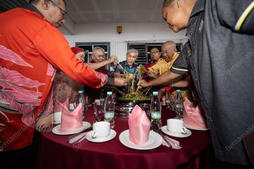 KUNJUNGAN KASIH TAHUN BAHARU CINA