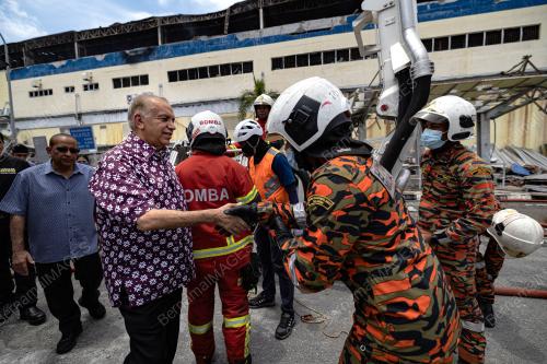 MYDIN MANJOI TERBAKAR