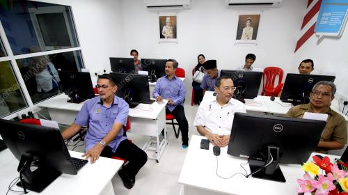 PK14_11062016_PUSAT_INTERNET