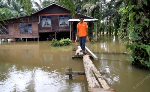 PK14_14062015_BANJIR