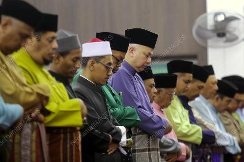 SULTAN PERAK NAZRIN SHAH DI MASJID BANDAR UNIVERSITI