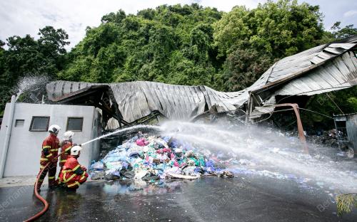KEBAKARAN KILANG