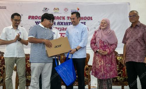 DATUK DR ASYRAF WAJDI DUSUKI