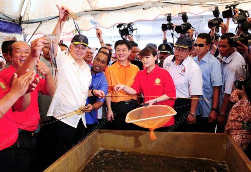 DATUK SERI MOHD NAJIB TUN ABDUL RAZAK
