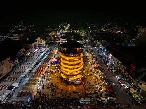 TINJAUAN HIASAN LAMPU