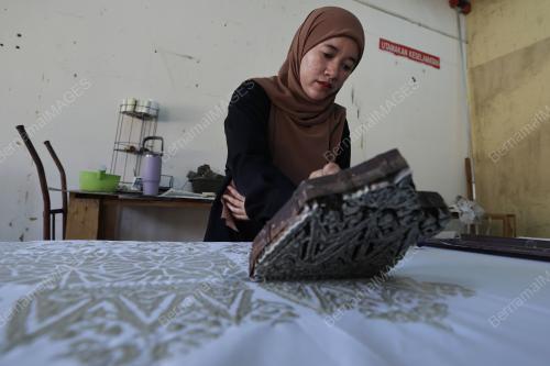 BATIK CLAY