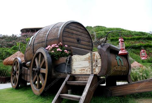 HOBBITOON VILLAGE