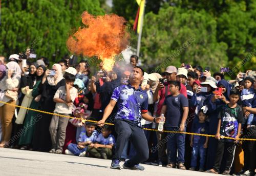 PERBARISAN TAMAT LATIHAN PERAJURIT MUDA