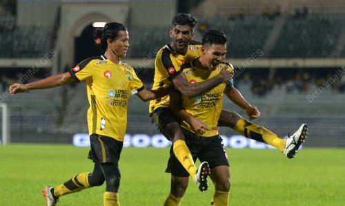 PK15_09092017_BOLA_PERAK