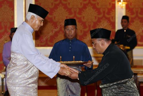 SULTAN AZLAN SHAH