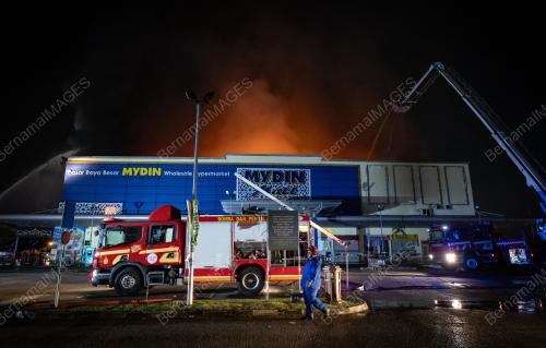 MYDIN MANJOI TERBAKAR