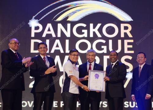 PK15_11092017_AWARD