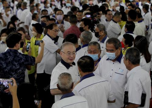 DATUK SERI IR DR WEE KA SIONG