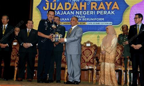DATUK SERI SAARANI MOHAMAD