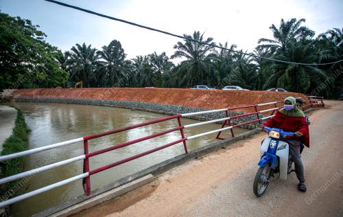 TAPAK KERJA KECEMASAN BANJIR JPS DAERAH LARUT MATANG DAN SELAMA