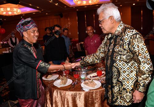 DATUK SERI HAMZAH ZAINUDIN