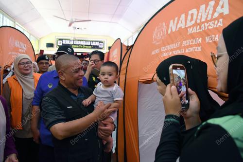 DATUK SERI SAARANI MOHAMAD