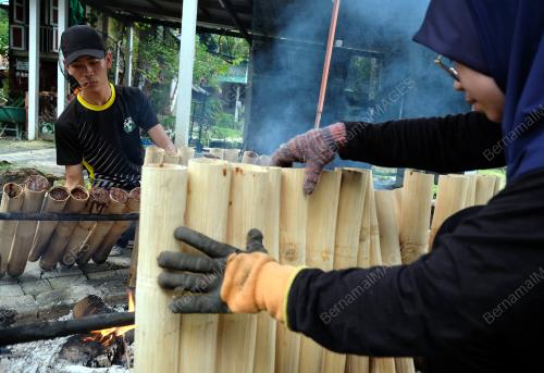 KELAMAI JUADAH AIDILFITIRI MASYARAKAT RAWA DI GOPENG