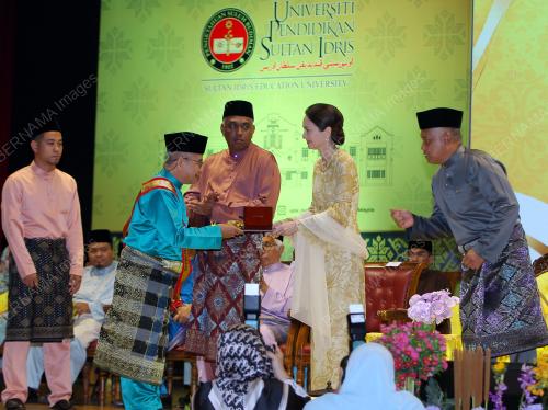 TUANKU ZARA SALIM