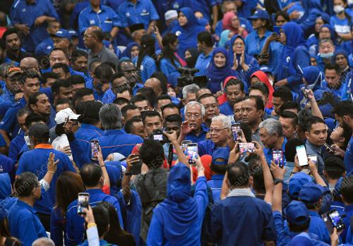 DATUK SERI ISMAIL SABRI YAAKOB