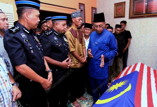 DATUK SERI AYOB KHAN MYDIN PITCHAY
