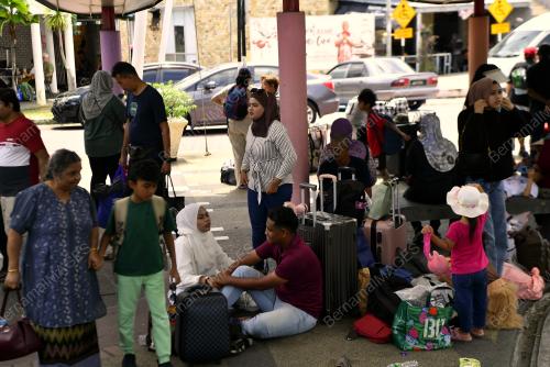 TINJAUAN DI JETI FERI TERMINAL LUMUT