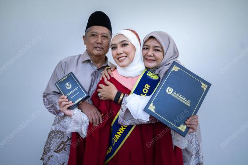SITI NURZULAIKHA ZULKIFLI