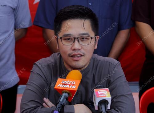 HOWARD LEE CHUAN HOW