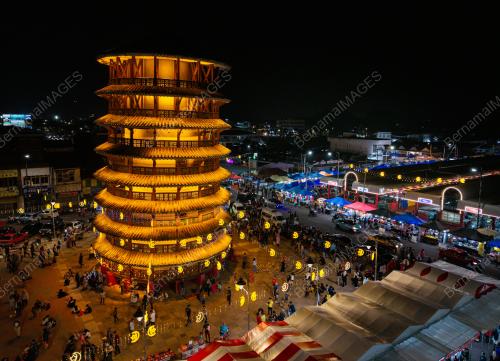 TINJAUAN HIASAN LAMPU