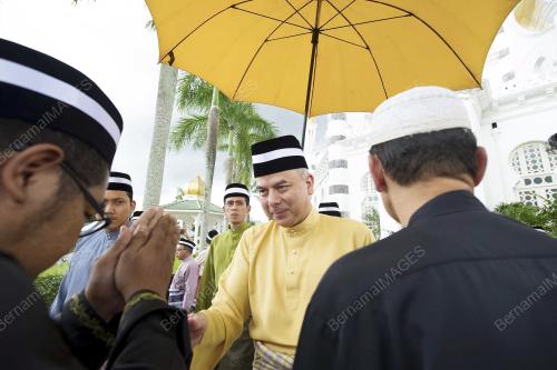 PK15_30052014_SULTAN_SOLAT