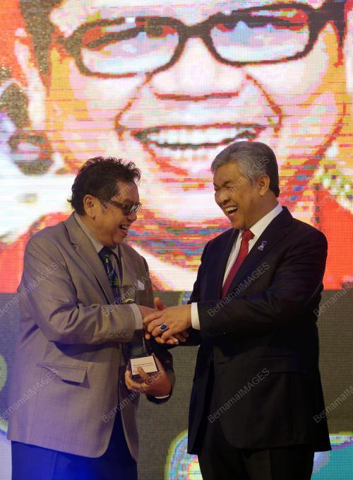 PK16_11092017_AWARD