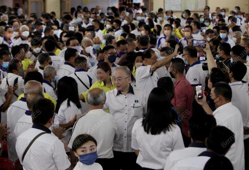 DATUK SERI IR DR WEE KA SIONG