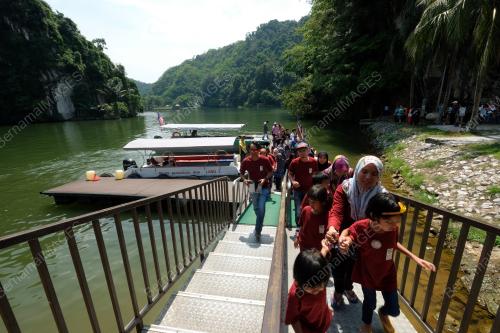 PK16_18102017_TAMAN_REKREASI_GUNUNG_LANG