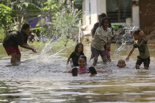 BANJIR CHANGKAT JONG TELUK INTAN