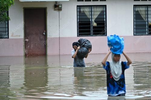 TINJAUAN BANJIR SEKITAR MANJUNG