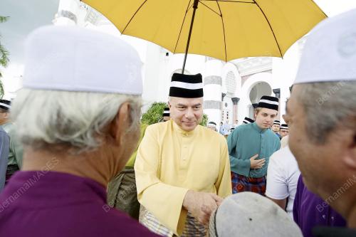 PK16_30052014_SULTAN_SOLAT