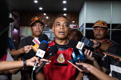 MENCARI DAN MENYELAMAT JASLINDA
