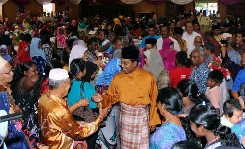 PK17_08092012_BERSALAMAN