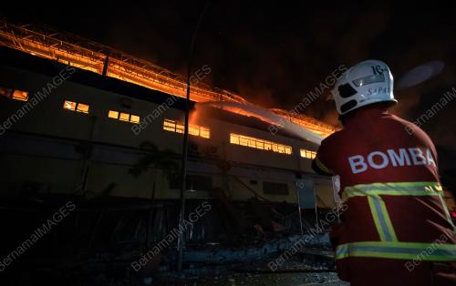 MYDIN MANJOI TERBAKAR