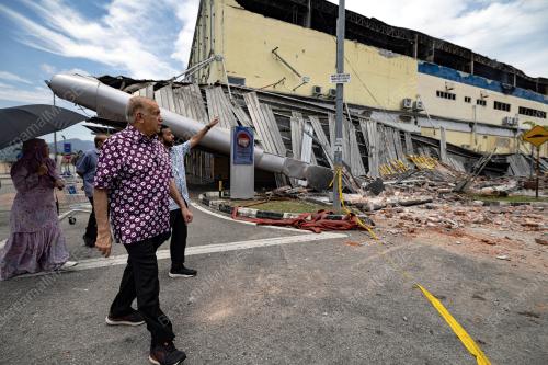 MYDIN MANJOI TERBAKAR