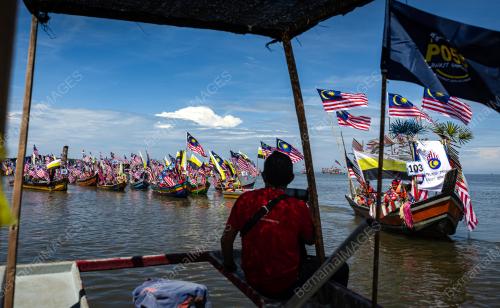 PERTANDINGAN BOT BERHIAS