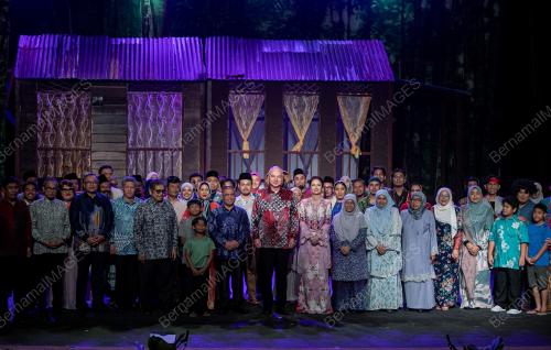SULTAN PERAK SULTAN NAZRIN SHAH