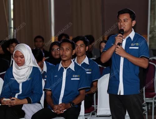 MAHASISWA