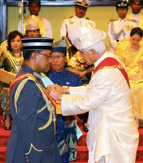 SULTAN AZLAN SHAH