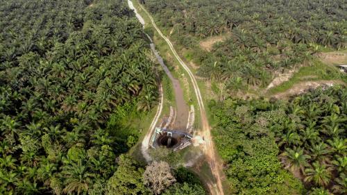 TELAGA GERGASI DI SELAMA