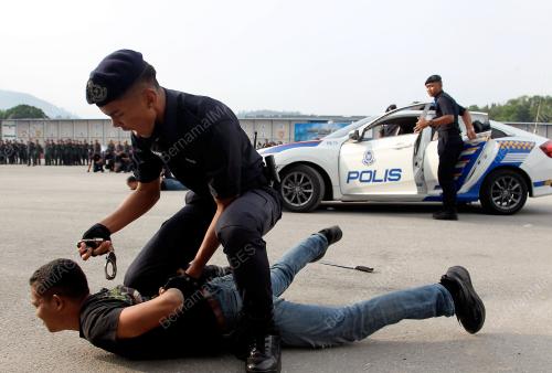SAMBUTAN HARI POLIS KE 216