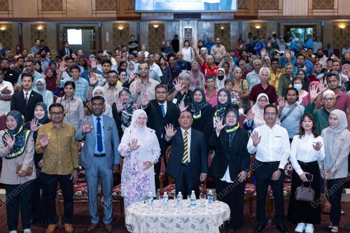 DATUK SERI SAARANI MOHAMAD
